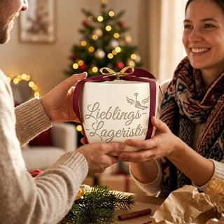 Personalisierter Blumentopf mit Gravur — Geschenk Lageristin — als persoenliche Geschenk-Uebergabe
