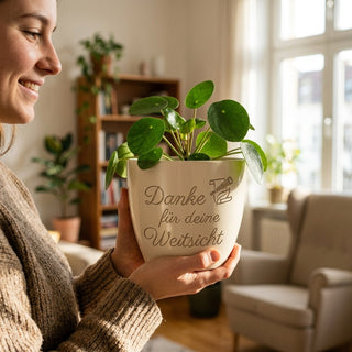 Personalisierter Blumentopf mit Gravur — Danke Geschenk für Kartenlegerin — im Wohnambiente