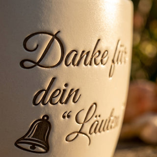 Personalisierter Blumentopf mit Gravur — Geschenk Küster Verabschiedung — Detailaufnahme