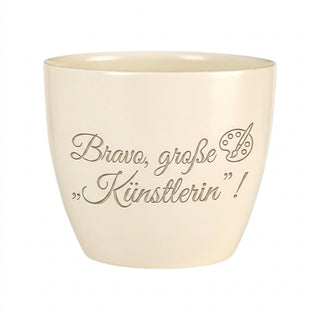 Blumentopf mit Lasergravur 'Bravo, große Künstlerin!' — Geschenk Opernsängerin — Detailansicht der Lasergravur