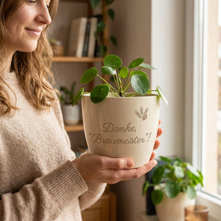 Einzigartiger Blumentopf mit Gravur – Danke, Braumeister! als perfektes Geschenk für Brauer — im Wohnambiente