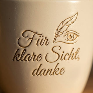 Personalisierter Blumentopf mit Gravur — Danke Geschenk Optikerin — Detailaufnahme