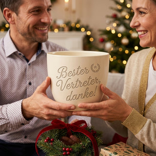 Personalisierter Blumentopf mit Gravur — Geschenk Handelsvertreter Dankeschön — als persoenliche Geschenk-Uebergabe