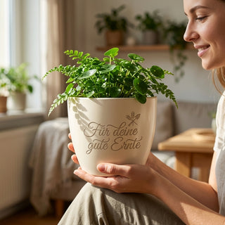 Personalisierter Blumentopf mit Gravur — Geschenk Obstbauer Ernte — im Wohnambiente