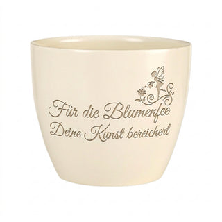 Personalisierter Blumentopf mit Gravur — Geschenk für Floristin — Detailansicht der Lasergravur