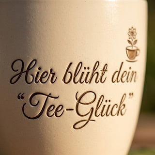 Personalisierter Blumentopf mit Gravur — Geschenk für Tee Sommelière — Detailaufnahme