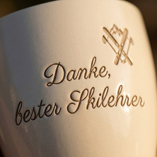 Einzigartiger Blumentopf mit Gravur für den besten Skilehrer – Geschenk für Ski-Lehrer — Detailaufnahme