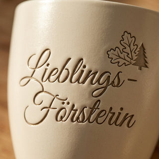 Personalisierter Blumentopf mit Gravur 'Lieblings-Försterin' — Geschenk Försterin — Detailaufnahme