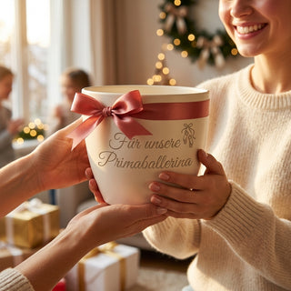 Personalisierter Blumentopf mit Gravur — Geschenk Balletttänzerin Premiere — als persoenliche Geschenk-Uebergabe