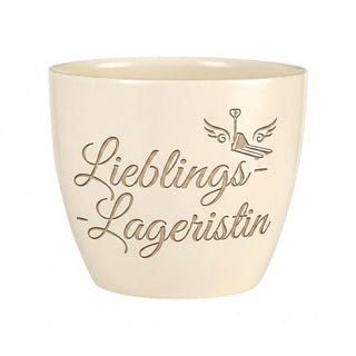 Personalisierter Blumentopf mit Gravur — Geschenk Lageristin — Detailansicht der Lasergravur