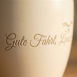 Personalisierter Blumentopf mit Gravur "Gute Fahrt, Lenker" — Geschenk für Fernfahrer — Detailaufnahme