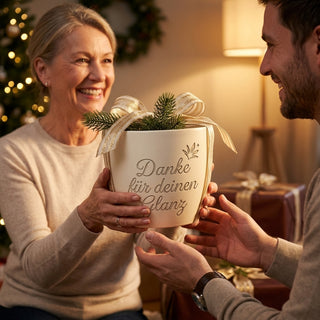 Personalisierter Blumentopf mit Gravur — Geschenk Lackierer Dankeschön — als persoenliche Geschenk-Uebergabe