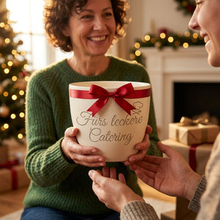 Personalisierter Blumentopf mit Gravur — Danke Geschenk Catering Team — als persoenliche Geschenk-Uebergabe