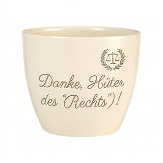 Personalisierter Blumentopf mit Gravur — Danke Geschenk für Justizbeamte — Detailansicht der Lasergravur