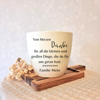 Beiger Blumentopf mit Gravur "Von Herzen Danke für all die kleinen und großen Dinge, die du für uns getan hast." Personali...