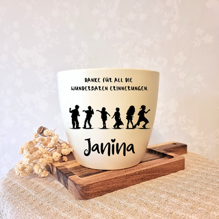 Gravierter Blumentopf "Danke für die wunderbaren Erinnerungen" mit Kinder-Silhouetten, personalisiert mit "Janina". Kita A...