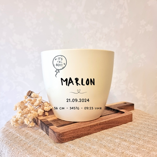 Gravierter Blumentopf "It's a Boy" mit Namen Marlon, Geburtsdatum und -daten, Geschenk zur Geburt.