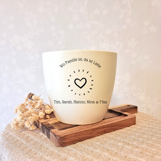 Begehbarer Blumentopf mit Gravur "Wo Familie ist, da ist Liebe" und Herz, personalisiert mit Namen. Familiengeschenk von N...