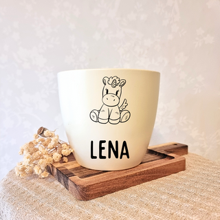 Weißer Blumentopf mit Einhorn-Motiv und dem Namen "Lena", personalisiertes Geschenk für Pferdefreunde.