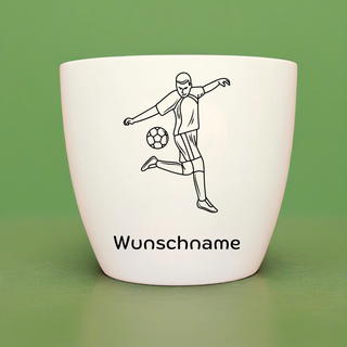 Weißer Blumentopf mit Fußballer-Motiv und "Wunschname" für das Mein erstes Pflanz-Set.