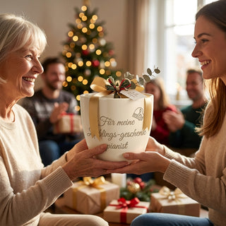 Persönliches Geschenk für Pianisten – Gravierter Blumentopf mit Stil — als persoenliche Geschenk-Uebergabe