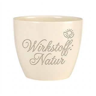 Personalisierter Blumentopf mit Gravur 'Wirkstoff Natur' — Geschenk Pharmazeut — Detailansicht der Lasergravur