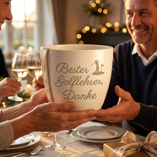 Personalisierter Blumentopf mit Gravur — Dankeschön Golflehrer Abschied — als persoenliche Geschenk-Uebergabe