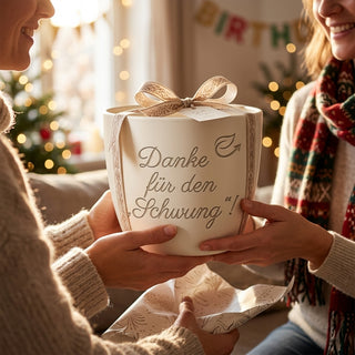 Personalisierter Blumentopf mit Gravur — Geschenk Golflehrer Abschied — als persoenliche Geschenk-Uebergabe