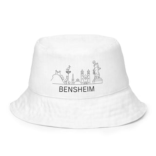 Weißer Fischerhut mit Bensheim-Silhouette, wendbar, von Naturmacher. Perfekt für sonnige Tage und stilvollen Schutz.
