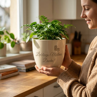 Personalisierter Blumentopf mit Gravur — Geschenk Melker Danke — im Wohnambiente
