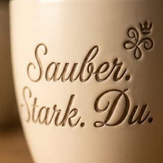 Geschenk Spülkraft – Gravierter Blumentopf mit Persönlichkeit — Detailaufnahme
