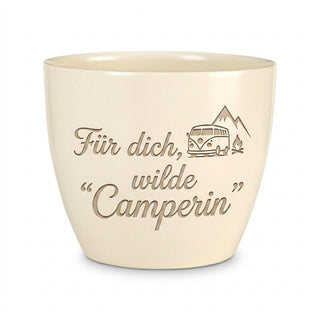 Personalisierter Blumentopf — Geschenk Camperin Einweihung Wohnmobil — Detailansicht der Lasergravur