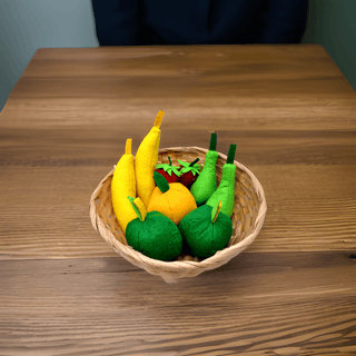 Filz-Obstkorb von goki mit Bananen, Birnen, Äpfeln, Orange und Erdbeere. Ideal für Kaufmannsladen-Spiel.