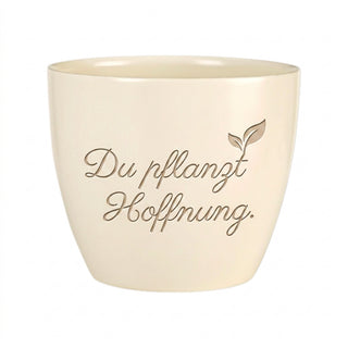 Personalisierter Blumentopf mit Gravur — Geschenk Onkologe Dankeschön — Detailansicht der Lasergravur