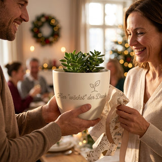 Personalisierter Blumentopf mit Gravur — Dankeschön Geschenk Melker — als persoenliche Geschenk-Uebergabe