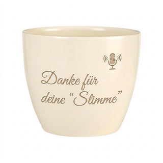 Personalisierter Blumentopf mit Gravur — Danke Geschenk für Moderatorin — Detailansicht der Lasergravur