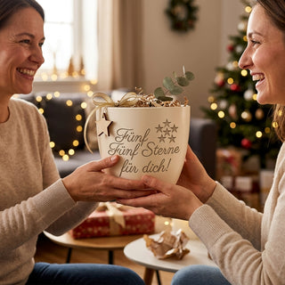 Persönliches Geschenk für Hotelfachfrau – Gravur: Fünf Sterne für dich! — als persoenliche Geschenk-Uebergabe