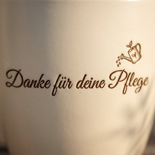 Personalisierter Blumentopf mit Gravur — Danke Geschenk Kundenbetreuer — Detailaufnahme