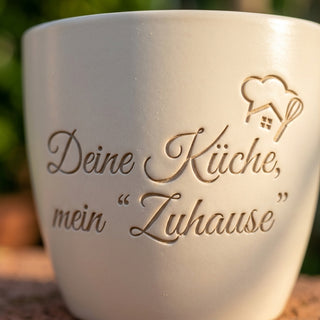 Personalisierter Blumentopf mit Gravur — Geschenk Sternekoch & Hobbykoch — Detailaufnahme