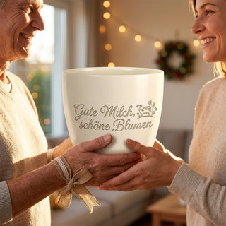 Personalisierter Blumentopf mit Gravur — Geschenk Molkereifachmann — als persoenliche Geschenk-Uebergabe