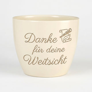 Personalisierter Blumentopf mit Gravur — Danke Geschenk für Kartenlegerin — Detailansicht der Lasergravur