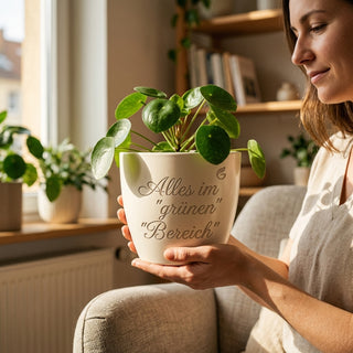 Geschenk für Facility Manager – Blumentopf mit Gravur: Alles im grünen Bereich — im Wohnambiente