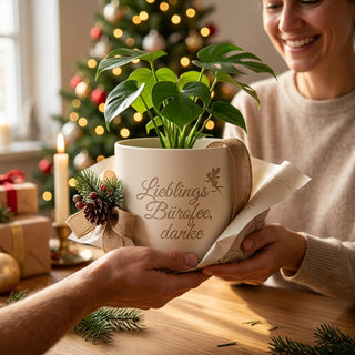 Personalisierter Blumentopf — Geschenk für Kauffrau Büromanagement — als persoenliche Geschenk-Uebergabe