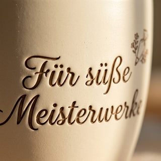 Personalisierter Blumentopf mit Gravur — Geschenk Konditorin Geburtstag — Detailaufnahme