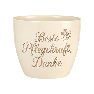 Personalisierter Blumentopf mit Gravur — Geschenk Krankenschwester Dankeschön — Detailansicht der Lasergravur