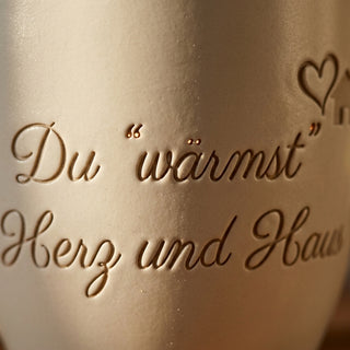 Personalisierter Blumentopf mit Gravur — Geschenk Heizungsbauer — Detailaufnahme