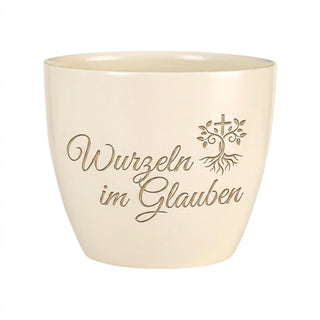 Persönliches Geschenk für Pastorinnen – Blumentopf mit Gravur 'Wurzeln im Glauben' — Detailansicht der Lasergravur