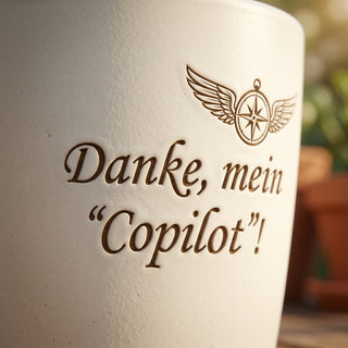 Persönliches Geschenk Führerschein mit Gravur – Danke, mein Copilot! — Detailaufnahme