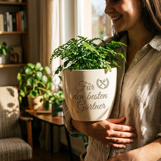 Personalisierter Blumentopf — Geschenk für Gärtner & Gartenbauer — im Wohnambiente