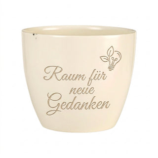 Personalisierter Blumentopf mit Gravur — Geschenk Psychologin Praxis — Detailansicht der Lasergravur